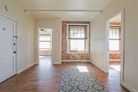 Floor plan for 2 beds, 1 bath, 570 sqft